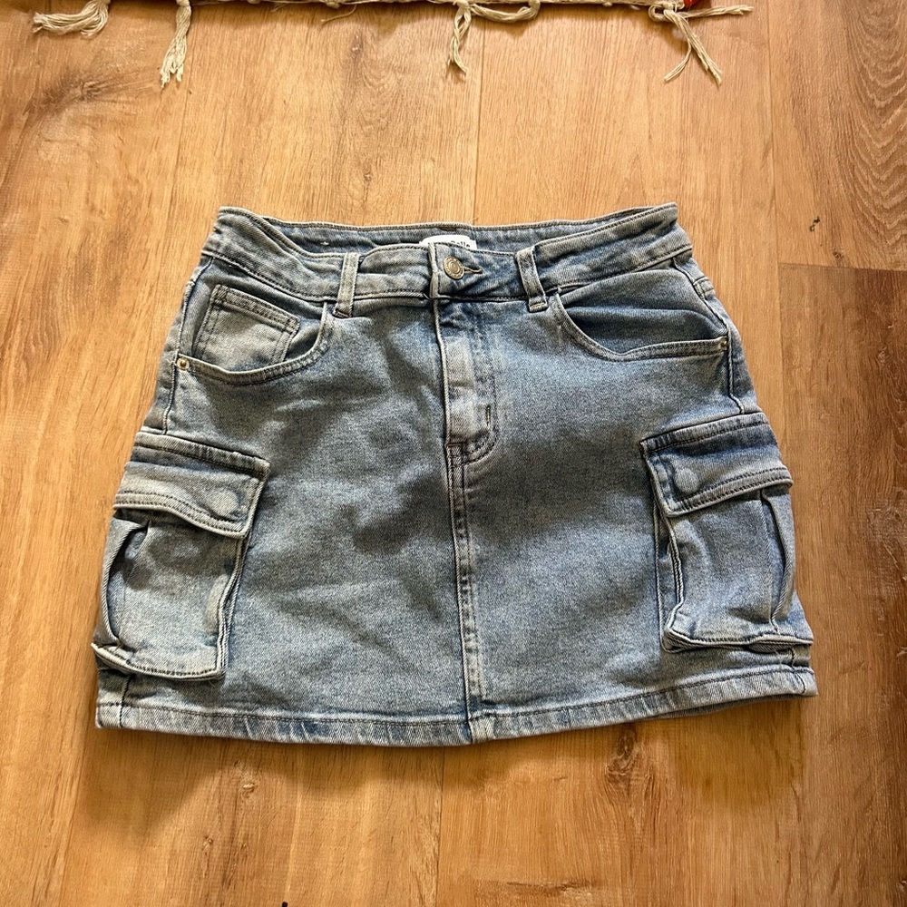 Cargo denim mini skirt